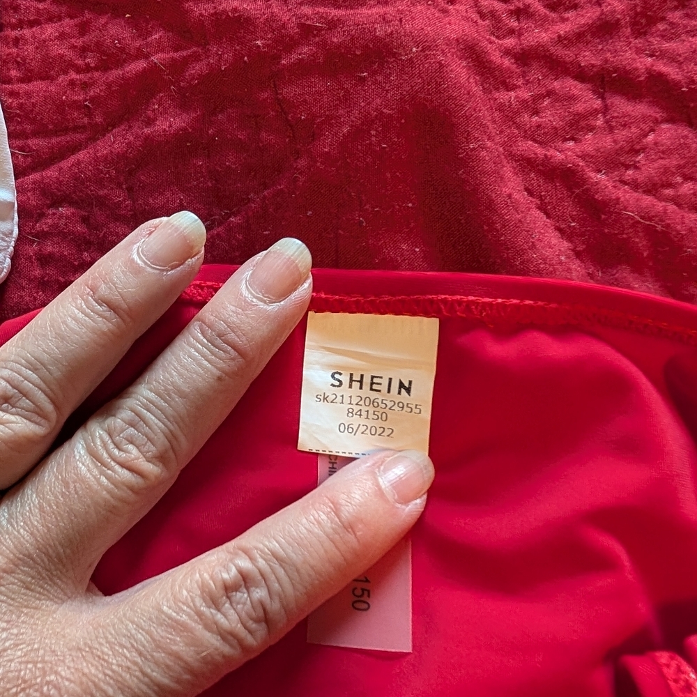 SHEIN Vibrant Red Apparel - Picture 2 of 3